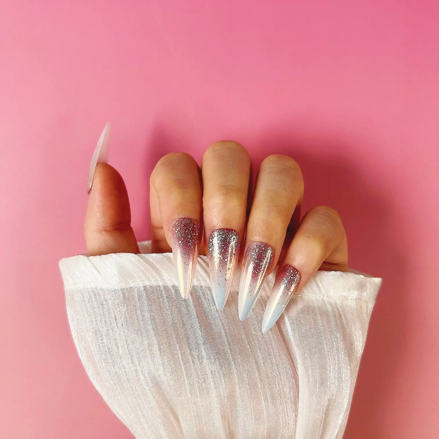 Q079-WHITE VALENTINE-STILETTO