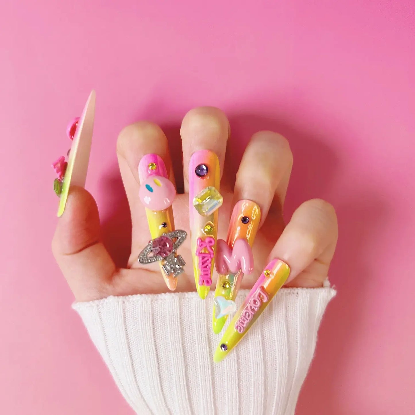 Q121-RAINBOW SWEETHEART-STILETTO